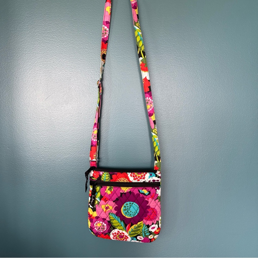Vera Bradley VaVa Bloom Crossbody Hipster Purse Handbag Adjustable Strap Retired